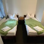 451 Rooms