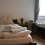 451 Rooms